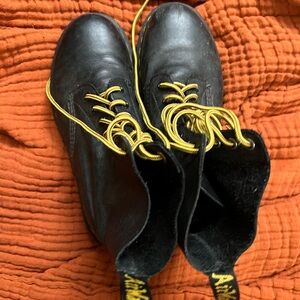 Vintage black doc martens women’s 8